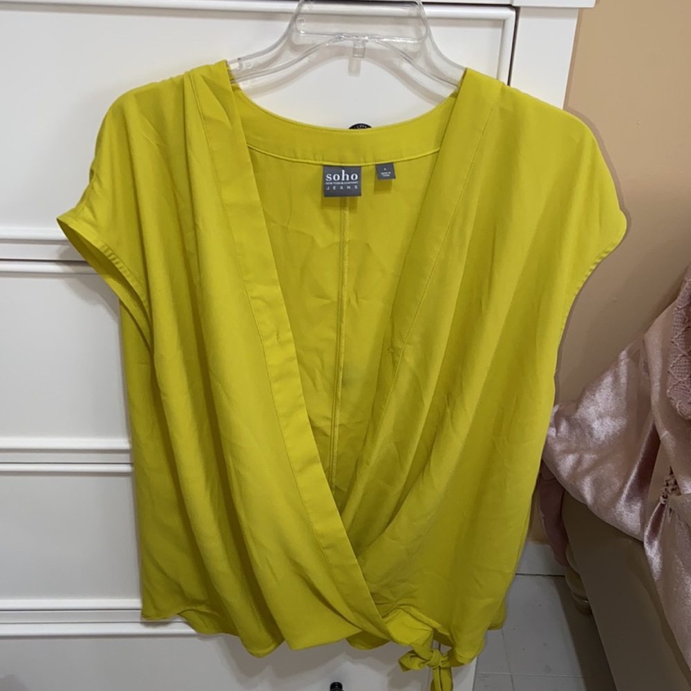 AMAZING CONDITION. NY&C Blouse